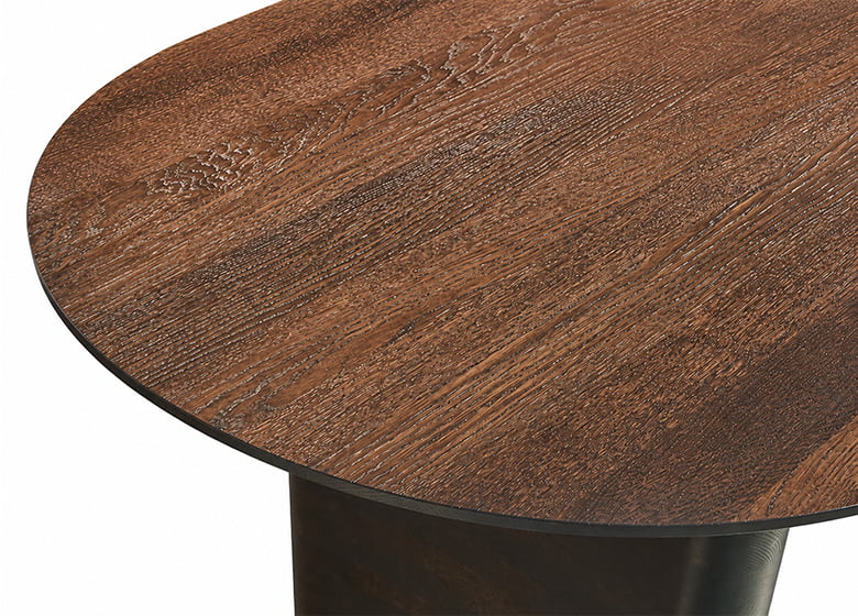 Detailbild Tischoberfläche Nussbaum