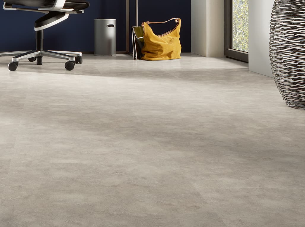 LVT Boden in Steinoptik m Büro